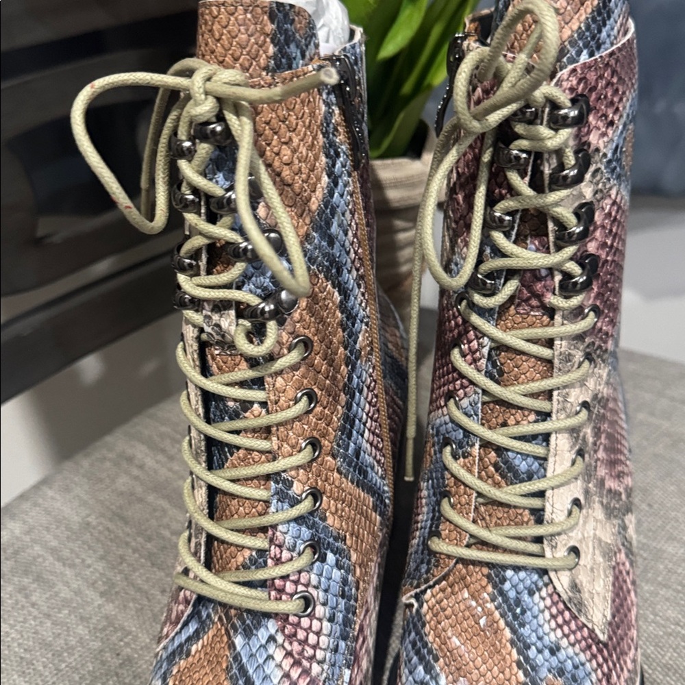 🤍A Rider Girl Snakeskin Print Heeled Boots - Picture 7 of 13
